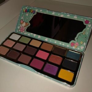 Too Faced Clover Eyeshadow Palette